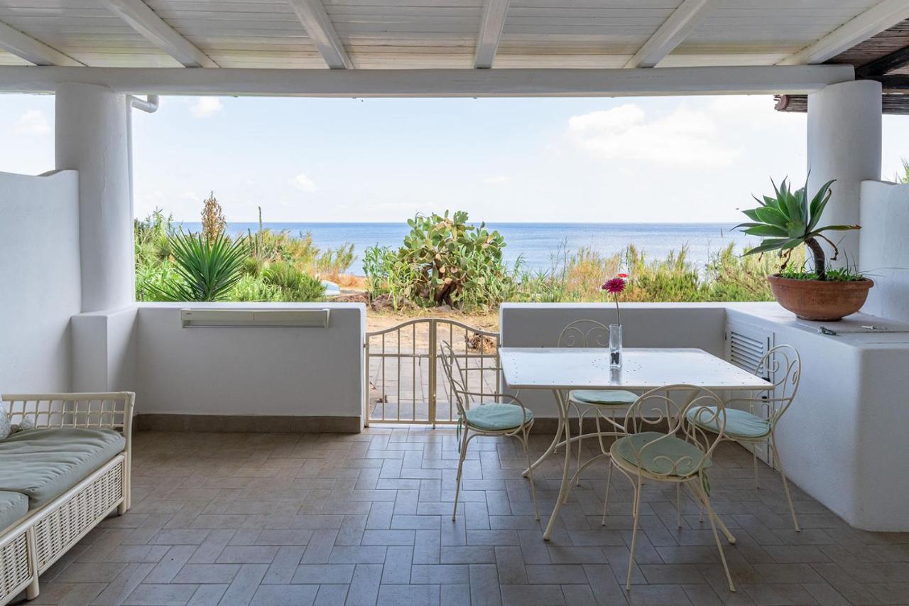 Villa Ginestra Sulla Spiaggia Di Stromboli Bagian luar foto