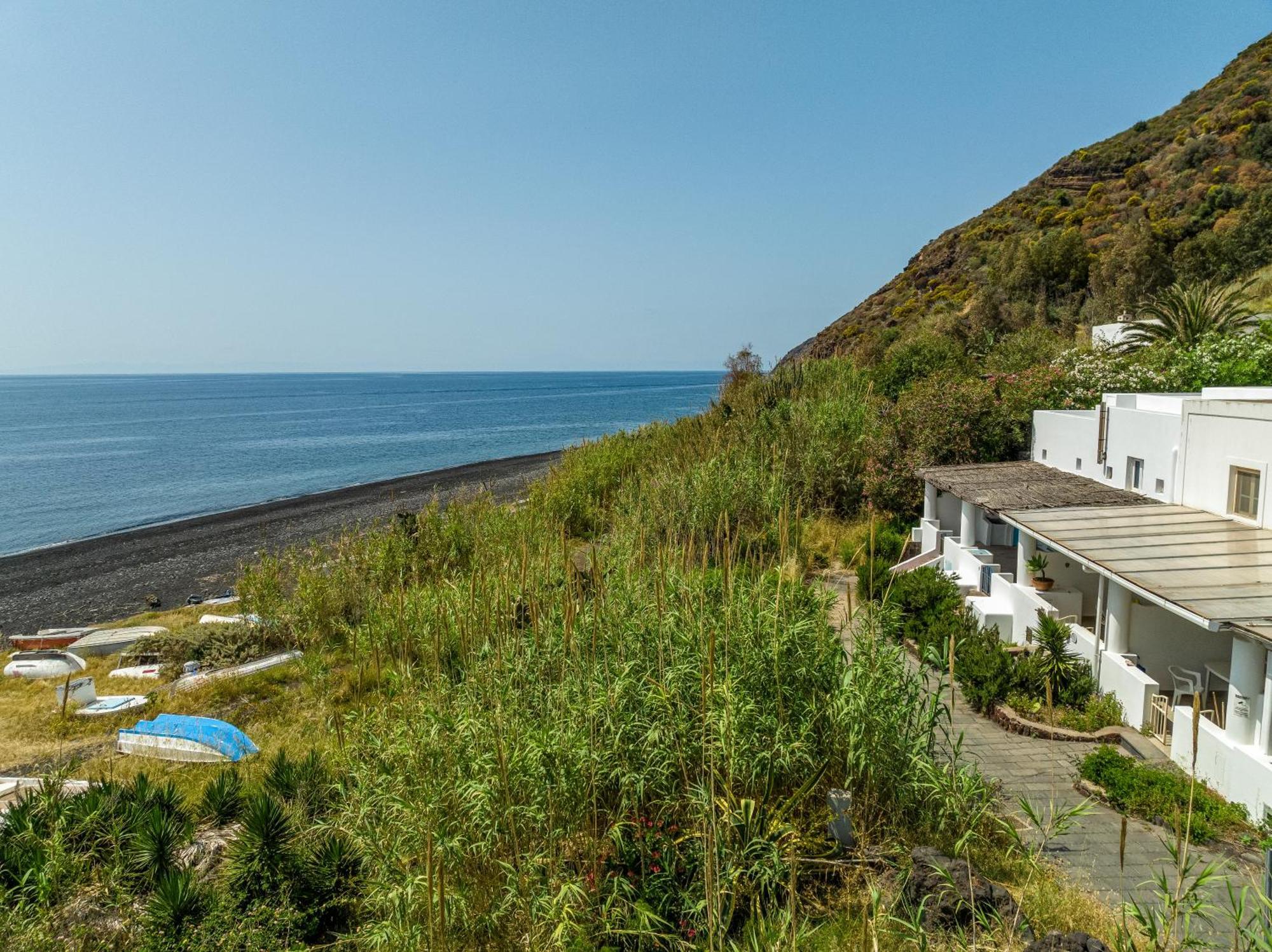 Villa Ginestra Sulla Spiaggia Di Stromboli Bagian luar foto