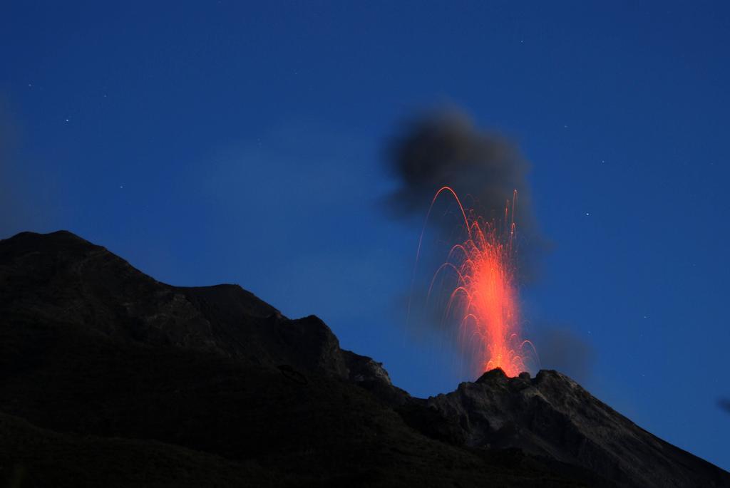 Villa Ginestra Sulla Spiaggia Di Stromboli Ruang foto